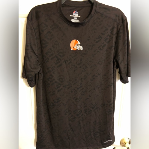 Cleveland Browns coolbase  short sleeve T-shirt, majestic brand, EUC size medium - Picture 2 of 9